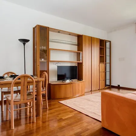 Domusmi Jenner 23 * Milán