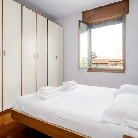 Domusmi Jenner 23 アパート *