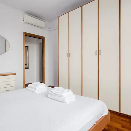 Domusmi Jenner 23 ミラノ